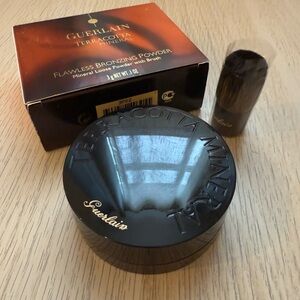 GUERLAIN Terracotta Mineral Flawless Bronzing Powder - Black and Gold